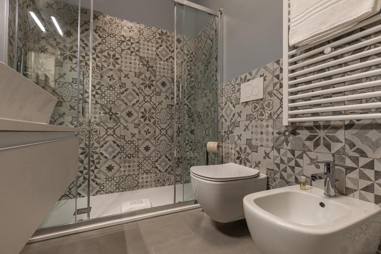 Beplace Garibaldi Suites Милан Экстерьер фото
