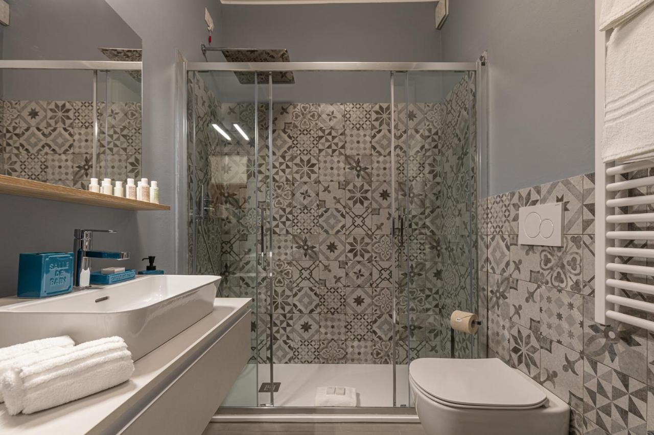 Beplace Garibaldi Suites Милан Экстерьер фото