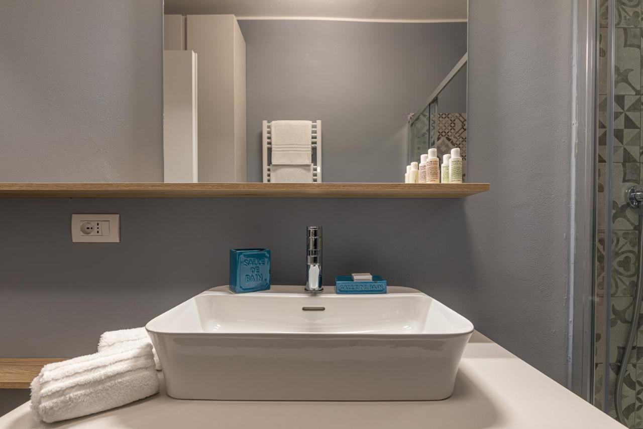 Beplace Garibaldi Suites Милан Экстерьер фото