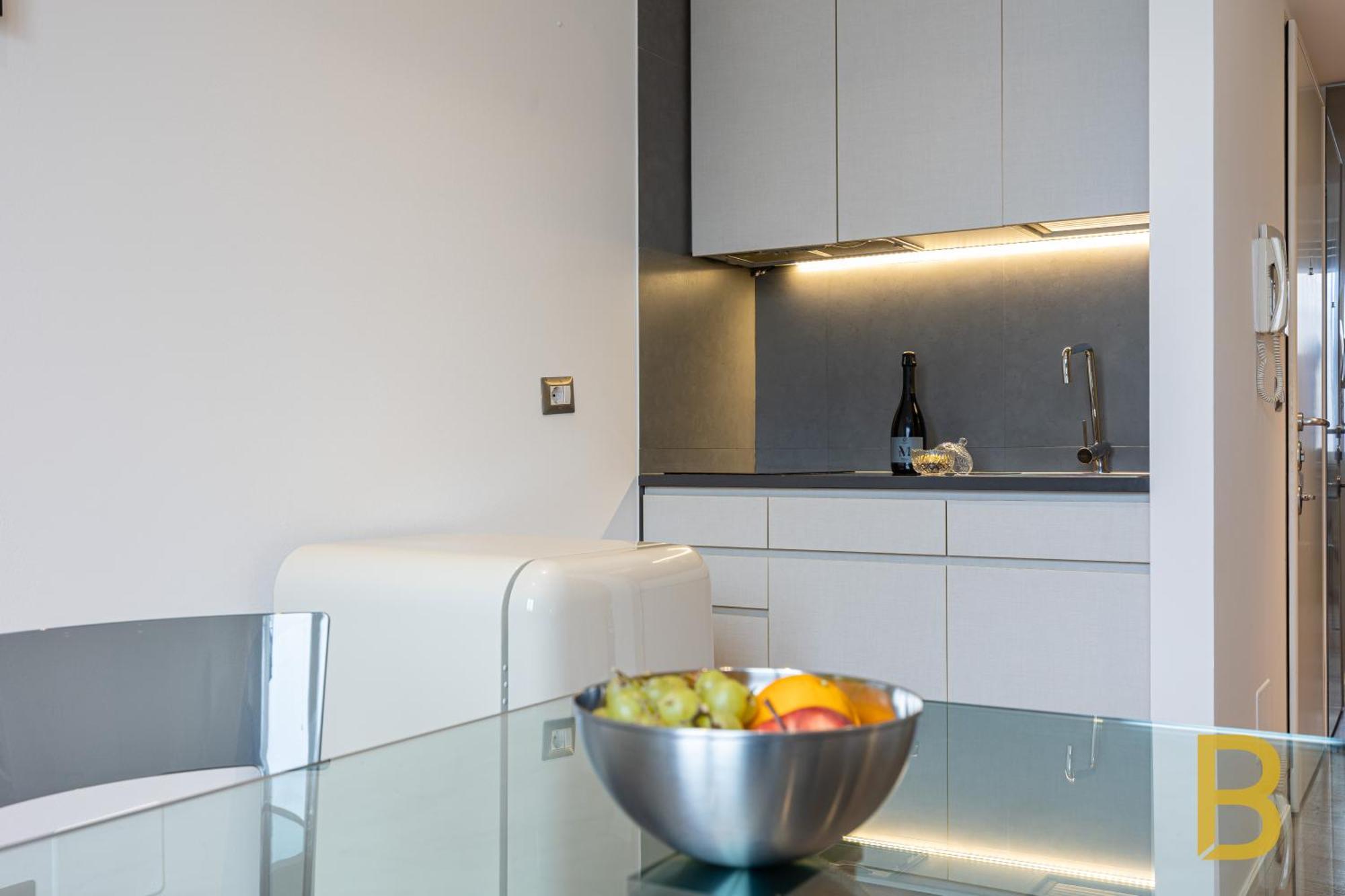 Beplace Garibaldi Suites Милан Экстерьер фото